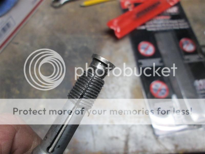 Fixing a buggered spark plug hole